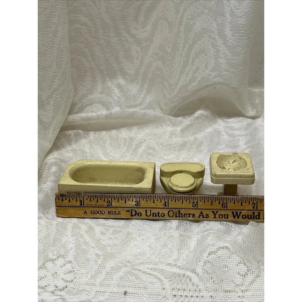 Vintage 1940s Doll House Furniture Yellow Wooden Bathtub, Sink and Toilet‎ 1:16